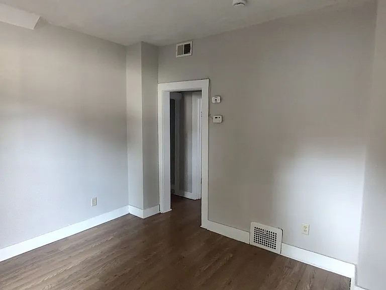 1115 Dorcas St — Photo 4