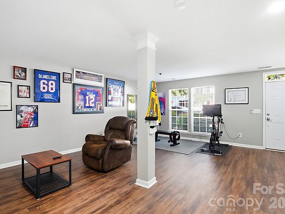 3rd image of 10005 Kings Parade Blvd