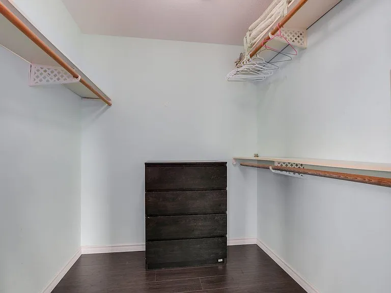 2657 Sandstone Cres #UPPER FLOOR — Photo 22