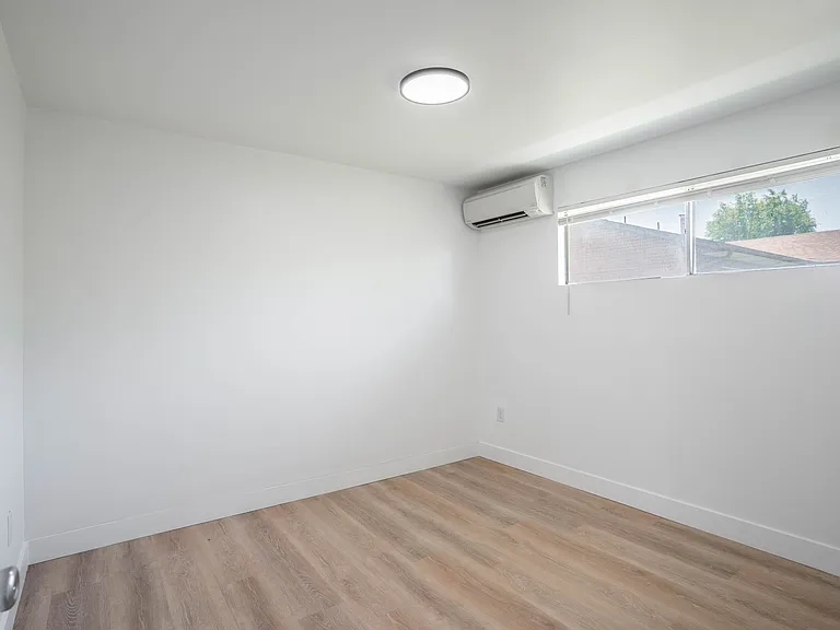 21S Bedroom 2 21S Bedroom 2
