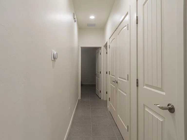 807 E Glenn St — Photo 7