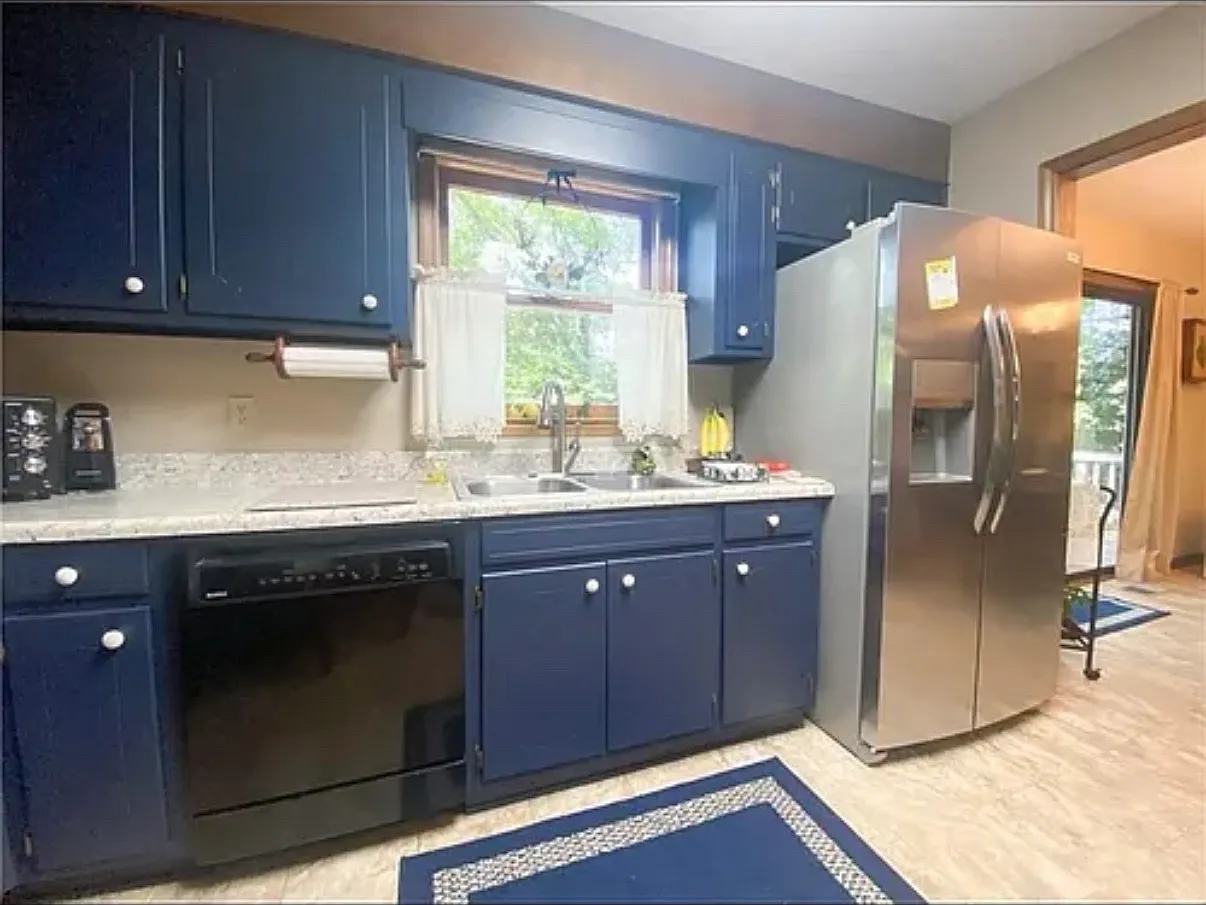 1 bed, 2400 sqft, $600 — Photo 3
