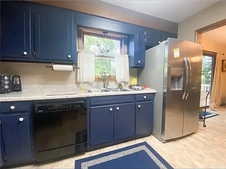 103 Fern Cir #1 — Photo 3