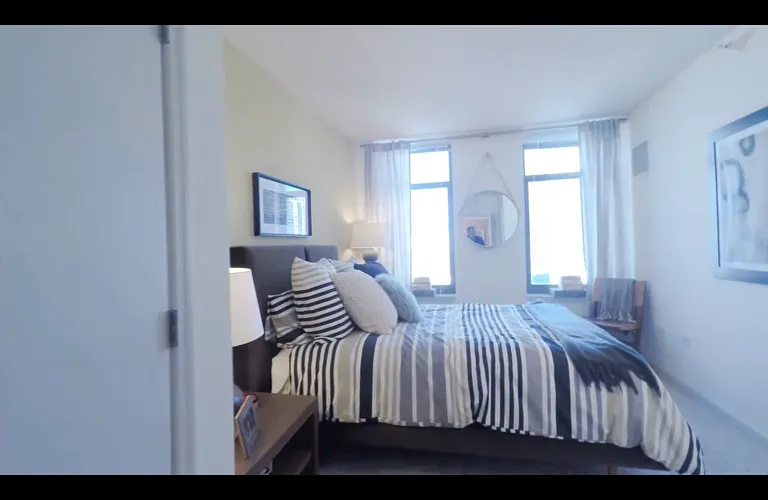 350 N Desplaines St — Photo 2