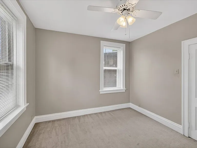 3637 Bowen — Photo 26