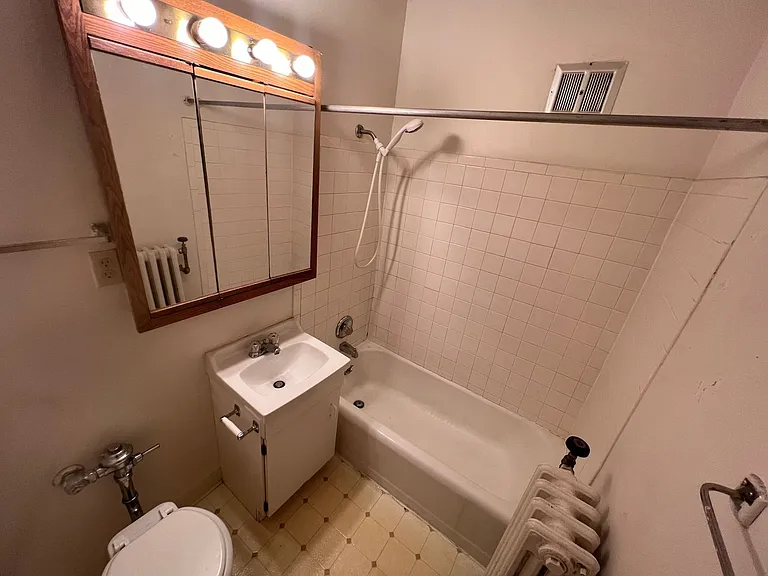 The Riviera Apartments — Photo 46