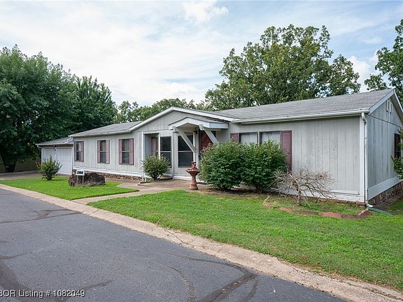 5th image of 3308 Lincoln Way