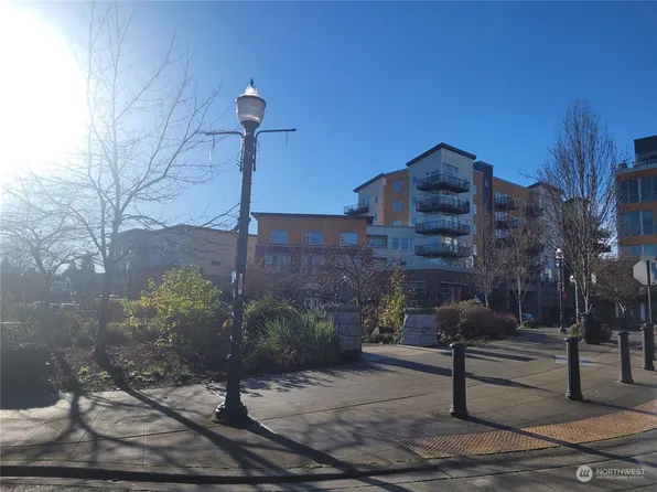 15100 6th Avenue SW #424, Burien, WA 98166