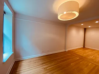 Rented by Metropolis Real Estate of Manhattan