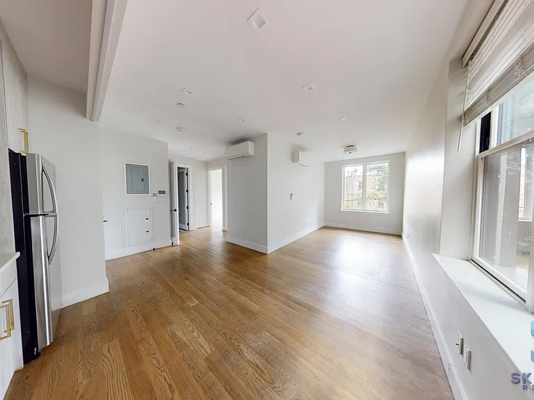 1079 Lafayette Ave #301 — Photo 5