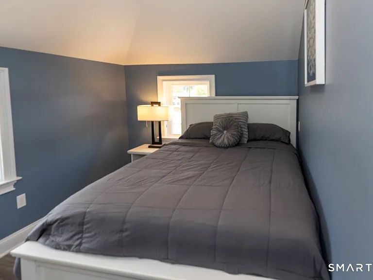 57 Swan Ave — Photo 8