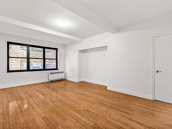 3rd image of 307 E 44th St APT 309