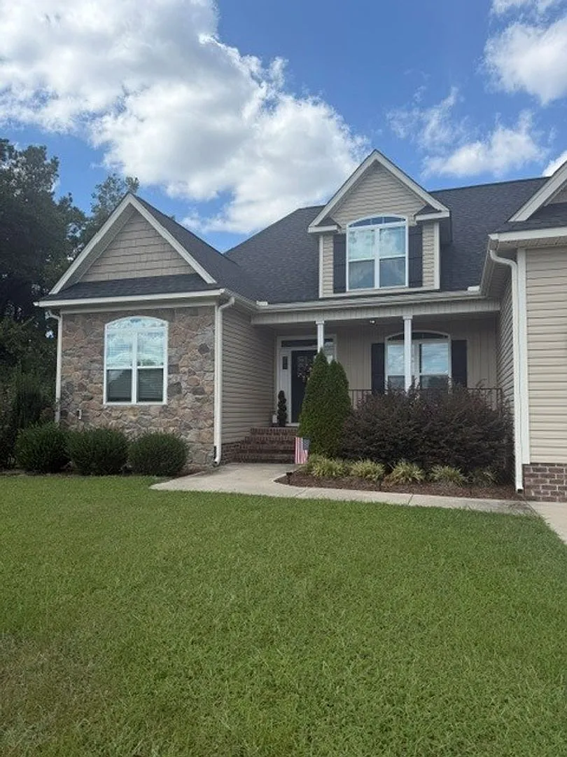 Amazing Home in Meare's Bluff - 4 Bed/3 Full Bath with Bonus Room, Screened Porch, Fenced Yard — Photo 2