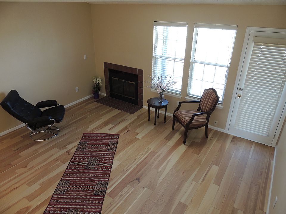Family room, skylight