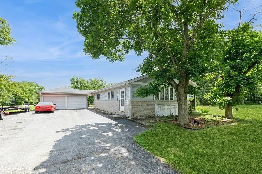 4 bed, 2516 sqft, $3,600 — Photo 1