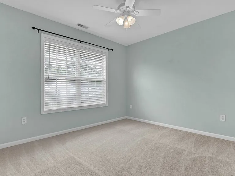 1010 Meridian Dr — Photo 16