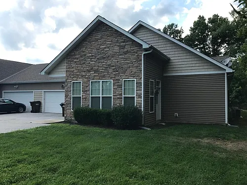 116 Courtyard Ln Photo 1
