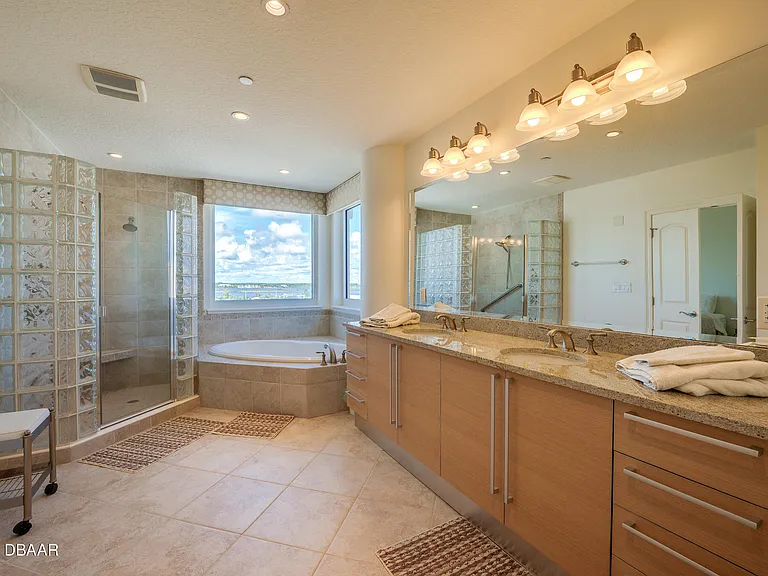 3245 Atlantic Ave #601 — Photo 21