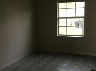 2014 Chapman St, Seguin, TX 78155