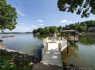 2 Paradise Pt, Clover, SC 29710