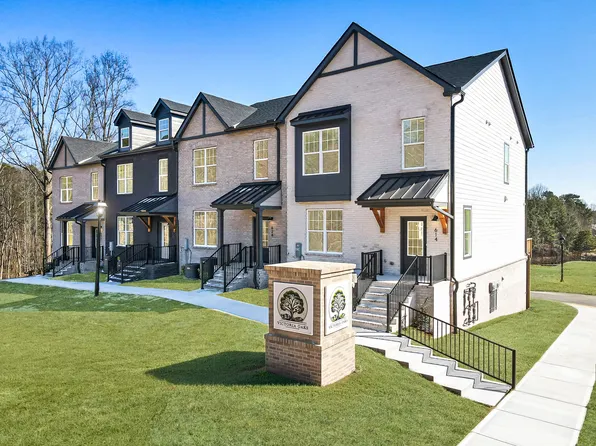 614 Oakleaf Grove Ln, Buford, GA 30518