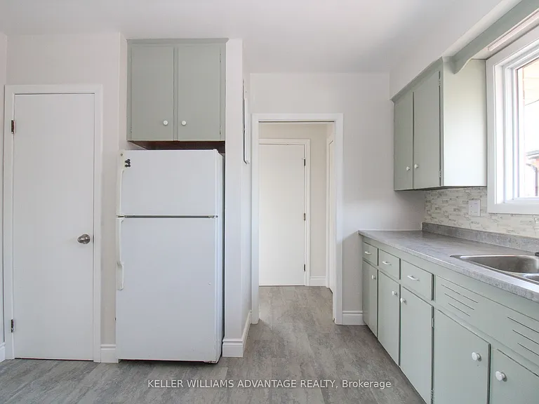 506 Sherbrooke St #UPPER — Photo 9