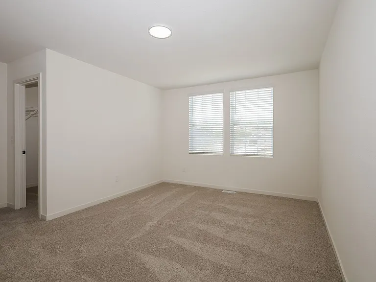 1625 Reagan Dr — Photo 6