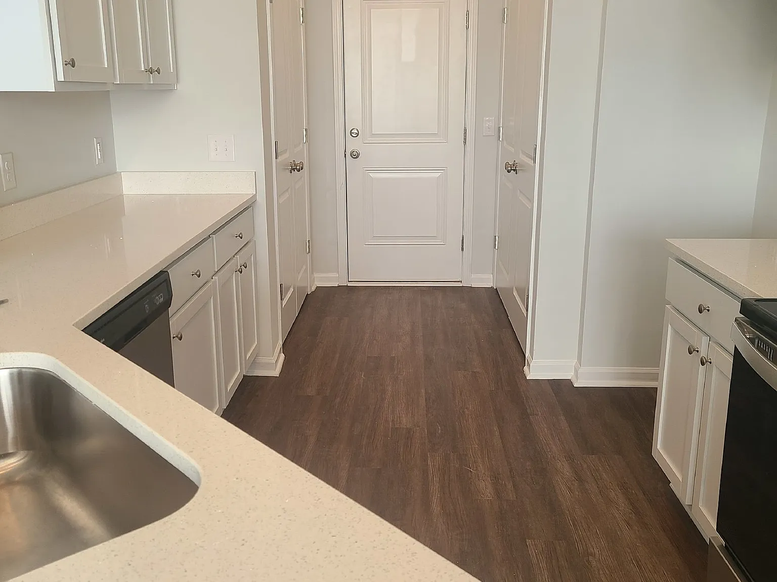 4 bed, 2.0 bath, 1612 sqft, $2,595 — Photo 4