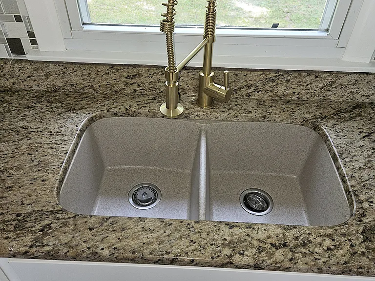 1st floor-Kitchen Granite countertop+Sink