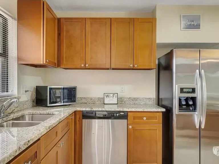 4719 W Fair Oaks Ave — Photo 4
