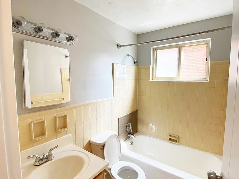 566 Lowell Ave — Photo 6