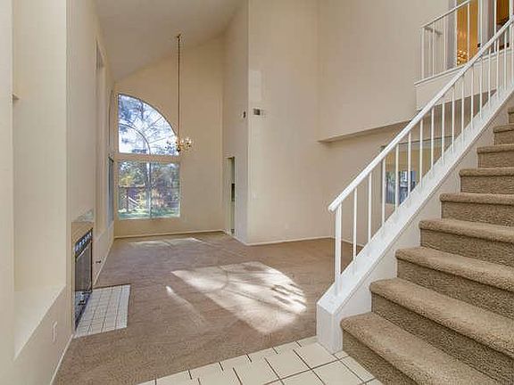 4th image of 1263 Farmington Pl