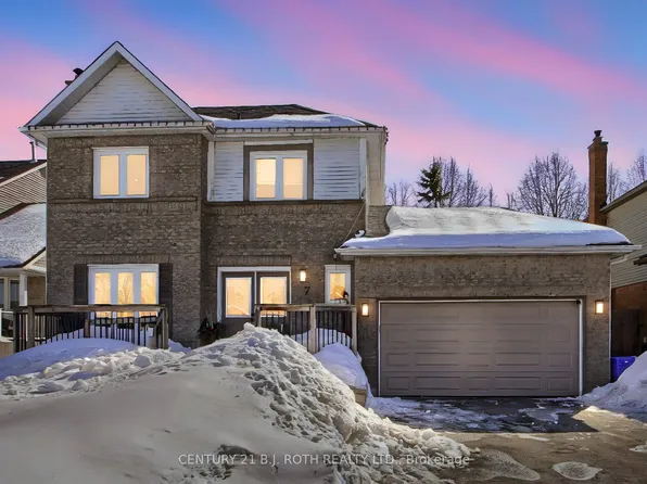 7 Fontaine Dr, Georgina, ON L4P 3P2