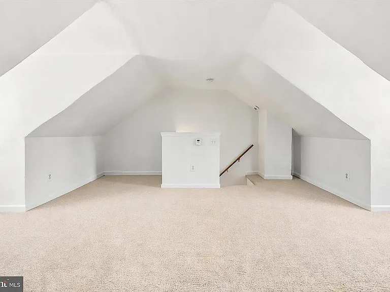 117 E 3rd Ave — Photo 12