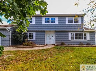 4 8th Ave, Monroe Township, NJ 08831