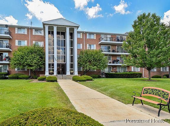 2nd image of 1050 N Farnsworth Ave APT 404