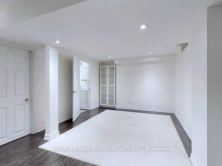52 Mantle Ave — Photo 31