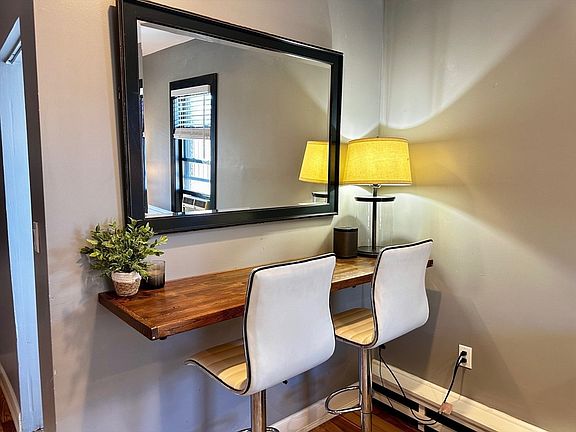 4th image of 10 Pompeii St #2