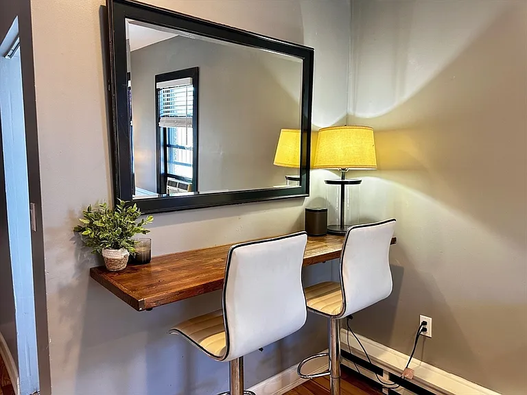 10 Pompeii St #2 — Photo 4