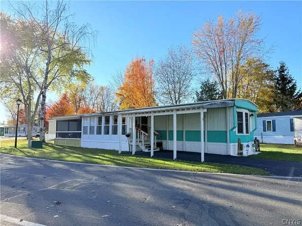 24 Driftwood Ln, Sylvan Beach, NY 13157