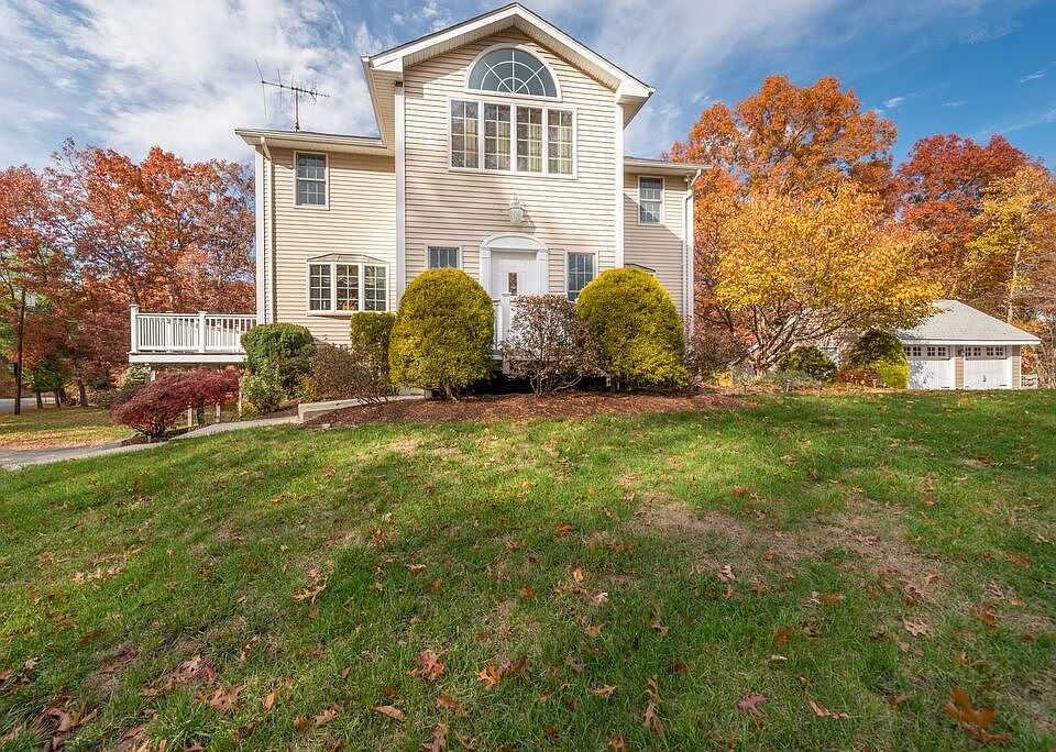 1st image of 15 Slater Dr