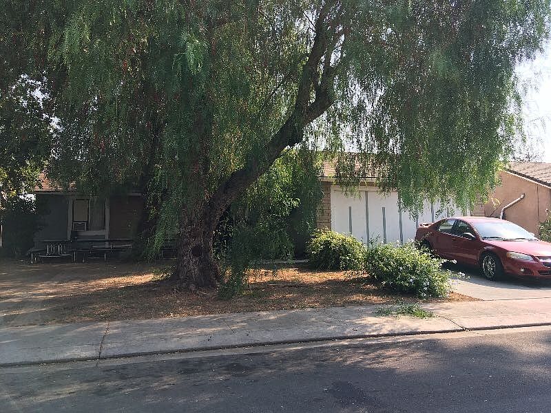 1st image of 1716 Southwood Dr