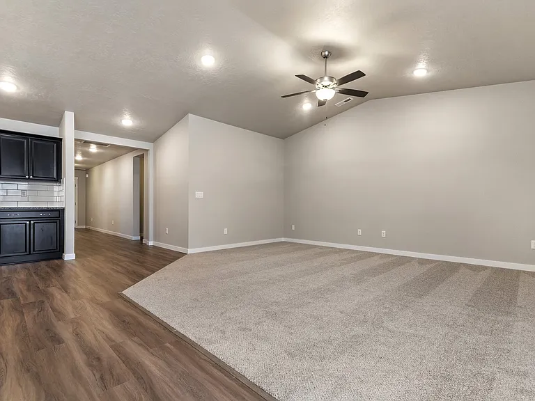 7807 S Dewberry Ave — Photo 28