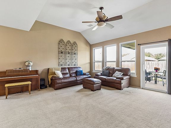5th image of 1441 Amazon Dr