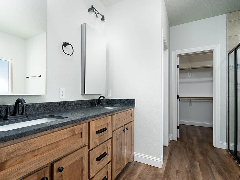 133 Bell St — Photo 20