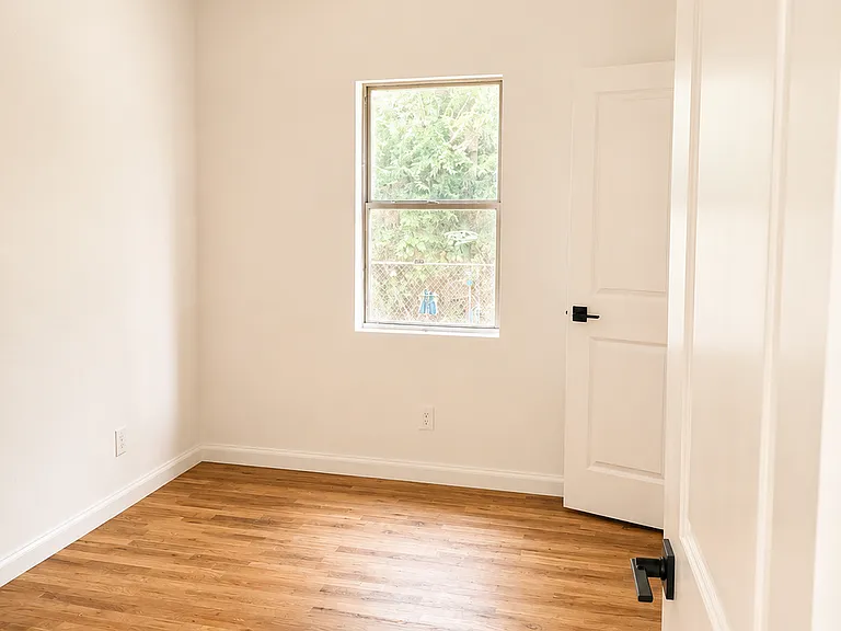 252 E Oklahoma Pl — Photo 7