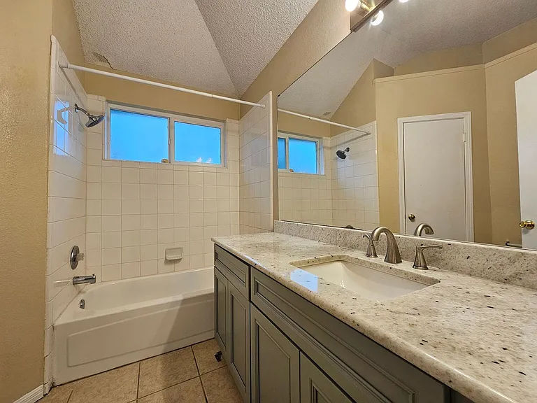 2606 Remington Dr — Photo 12