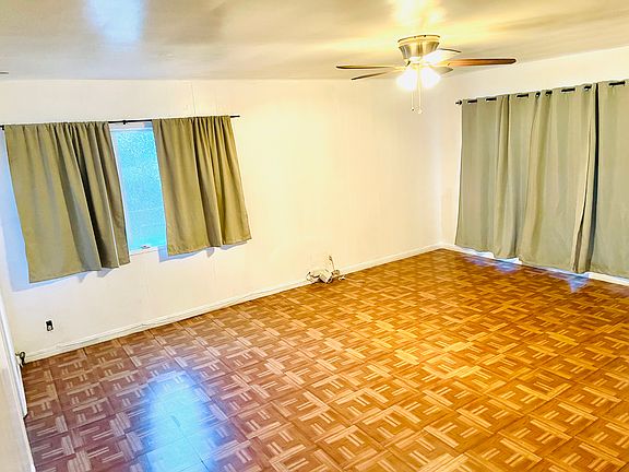 4th image of 2572 Lime Ave #2572