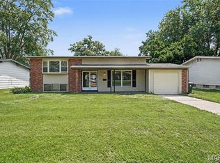 1530 Loveland Dr, Florissant, MO 63031