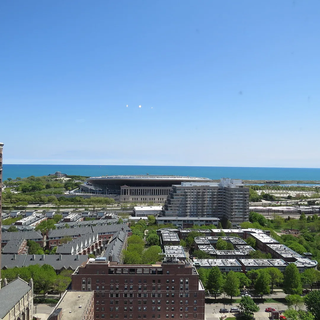2 bed, 1000 sqft, $3,050 — Photo 2